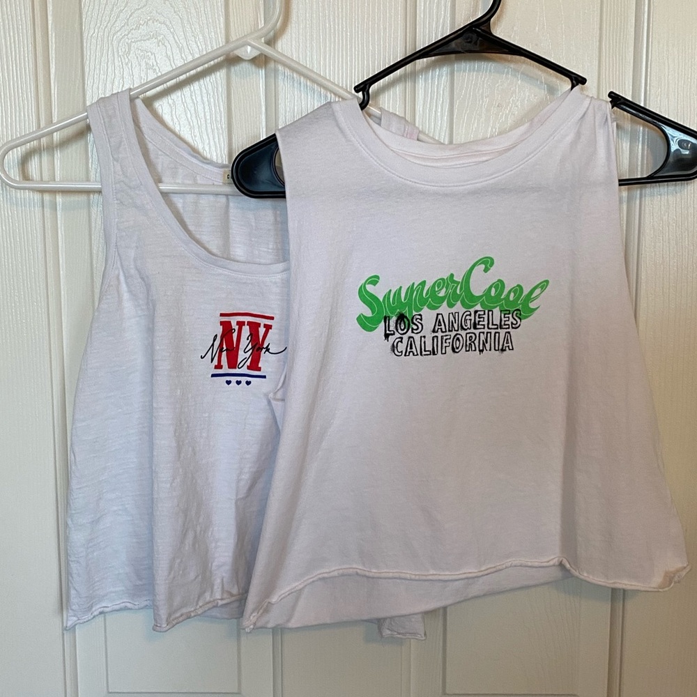 ⭐️ 3 for $20 ⭐️ Two cropped muscle tees